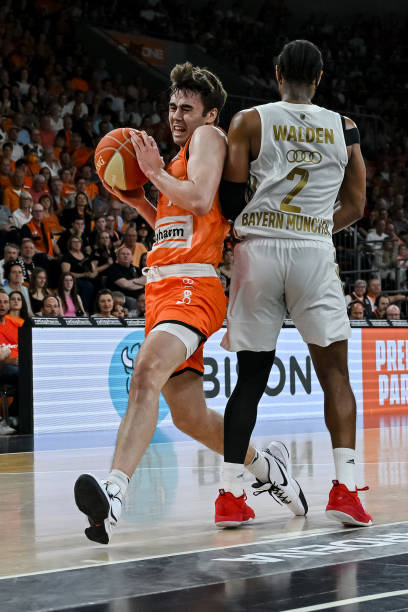 更是一次 更是一次