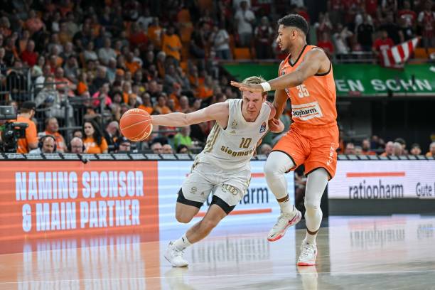 引力非常强 引力非常强