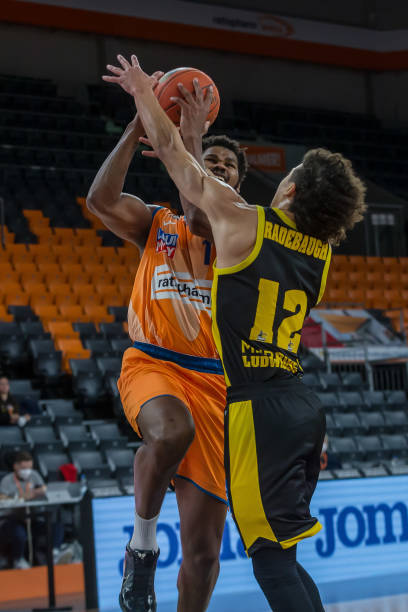 门希克的成 门希克的成